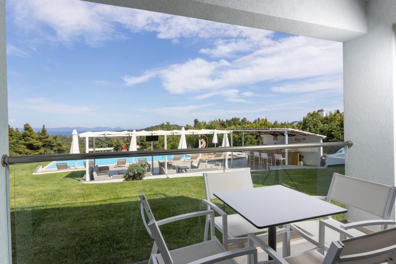 Blue Avenue Aparthotel Paliouri Exterior photo