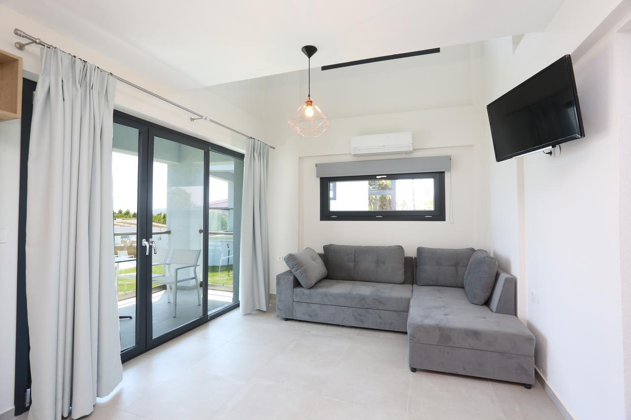 Blue Avenue Aparthotel Paliouri Exterior photo